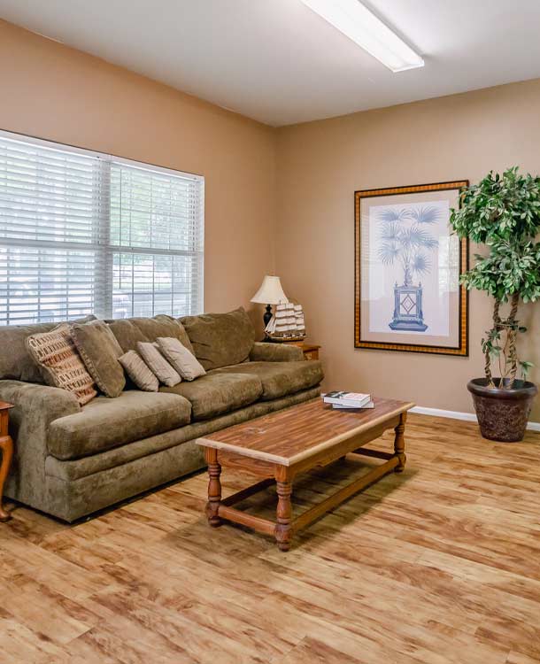 Woodbridge at Hampton Bays Apartments