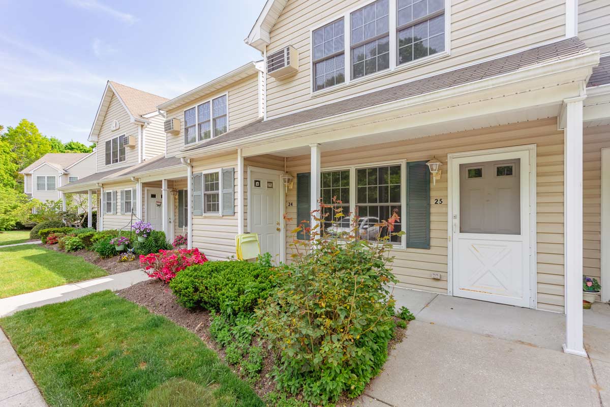 Woodbridge at Hampton Bays Apartments